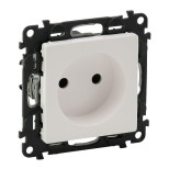 Розетка силовая Legrand Valena Life 2K со шторками, белая 753416