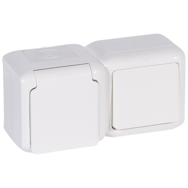 Выключатель+розетка со шторками Legrand Quteo белый IP44 782318