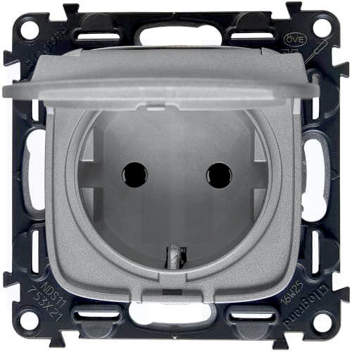 Розетка силовая Legrand Valena Allure 2K+3 с крышкой, алюминий 753021+754847