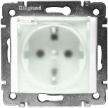 Розетка силовая Legrand Valena Classic 2K+3 с крышкой, с защитными шторками, белая 774220