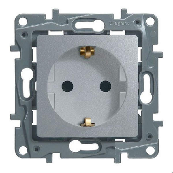 Розетка силовая Legrand Etika 2K+3 со шторками, на винтах, алюминий 672422