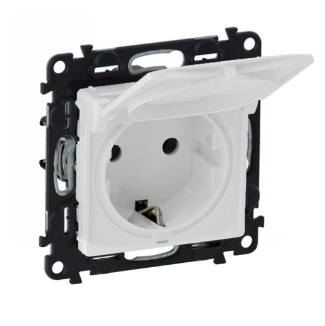 Розетка силовая Legrand Valena Life 2K+3 с крышкой, на винтах, белая 753025+754840
