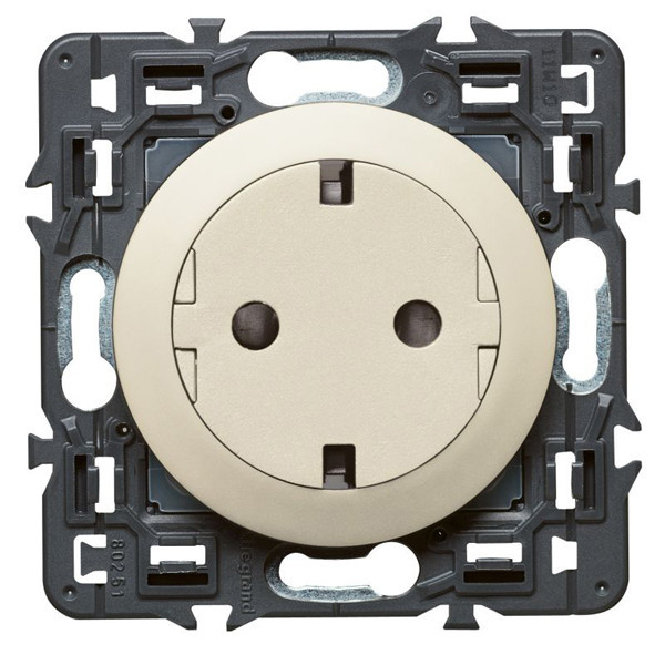 Силовая розетка Legrand Celiane 2K+3 с плоской лицевой панелью, слоновая кость 067169