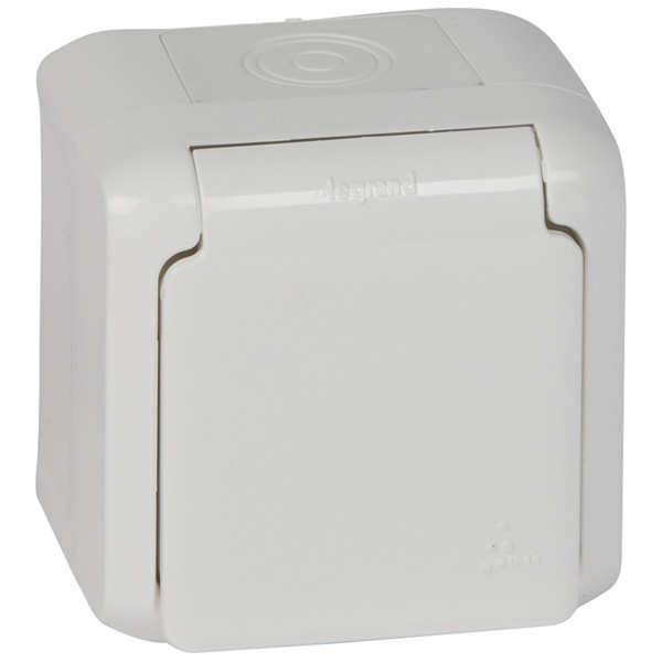 Розетка силовая Legrand Quteo 2K+3 со шторками, белая IP44 782321