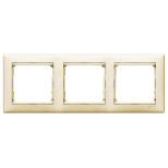 Рамка Legrand Valena Classic на 3 поста, слоновая кость 774353