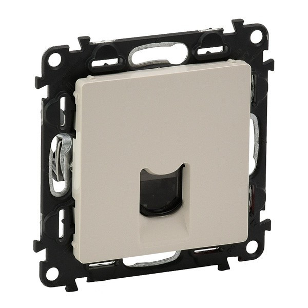 Розетка RJ-45 Legrand Valena Life одиночная, cat. 5e, до 100 Мб/с, слоновая кость 753540