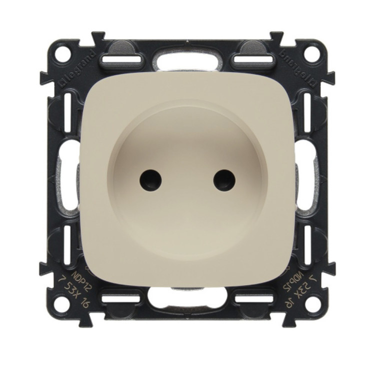 Розетка силовая Legrand Valena Allure 2K со шторками, слоновая кость 753016+754976