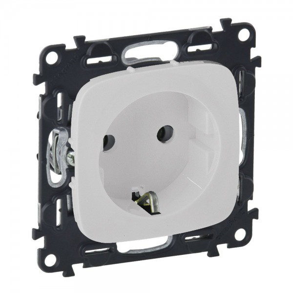 Розетка силовая Legrand Valena Allure 2K+3 со шторками, жемчуг 753030+755209