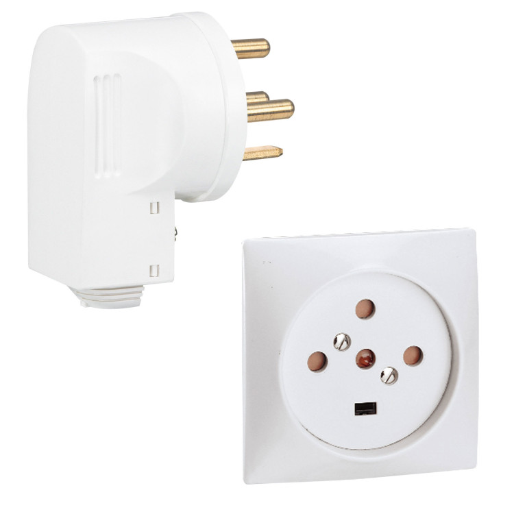 Комплект Legrand розетка 20А+вилка 3К+Н+З со шторками, слоновая кость